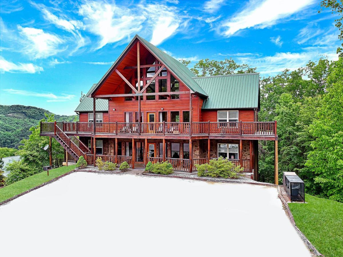 Spectacular Cabin W Mountain Views, Hot Tub, Bbq, Free Wifi, Community Pool And Fishing Pond Access Villa Sevierville Exterior photo
